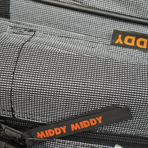 Middy puha 1 részes de tágas vízálló belsővel botzsák