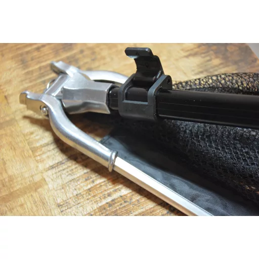 Carp Expert Classic 200 cm 2 részes 55 × 55 cm általános merítő