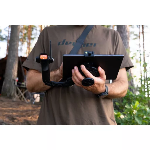 Deeper Quest tablet- és távirányítótartó