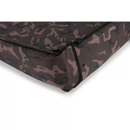 Fox Camo Mat with Sides 90 × 54 cm oldalfalas pontymatrac