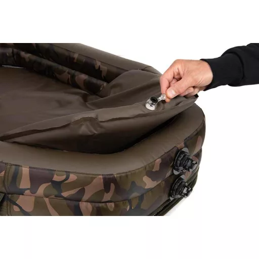 Fox Carpmaster Air Mat 132 × 74 cm felfújható pontymatrac