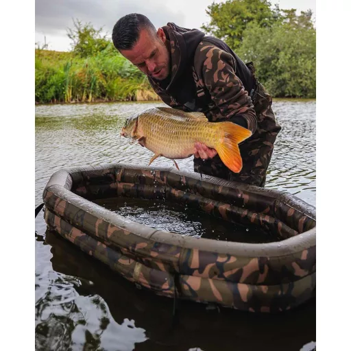 Fox Carpmaster Air Mat 132 × 74 cm felfújható pontymatrac