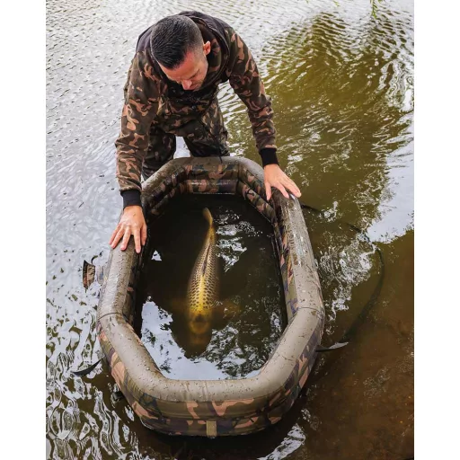 Fox Carpmaster Air Mat 132 × 74 cm felfújható pontymatrac