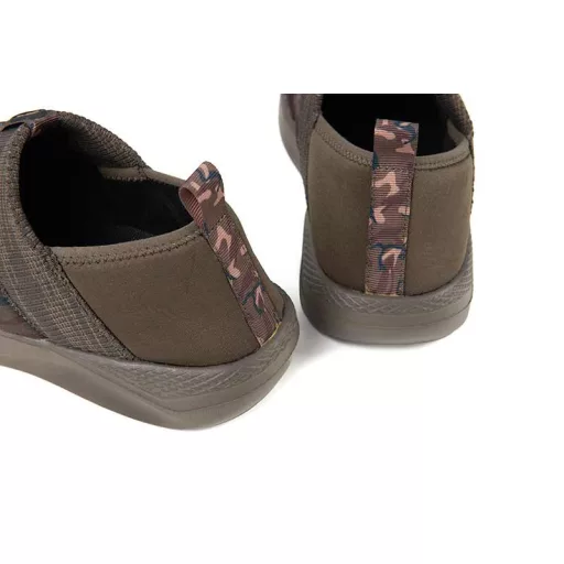 Fox Bivvy bélelt terepmintás papucs 41