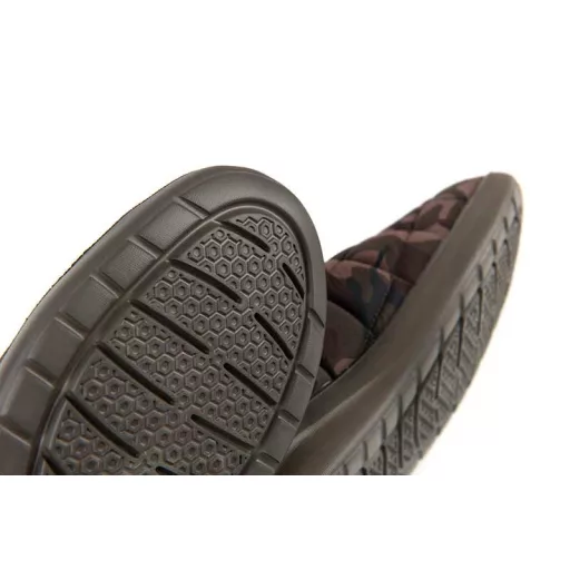 Fox Bivvy bélelt terepmintás papucs 44