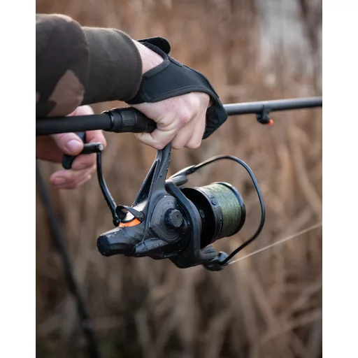 Fox EOS FS 12000 nyeletőfékes orsó