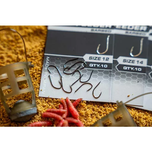 Matrix X1B Finesse feeder 16-os lapkás szakállas horog