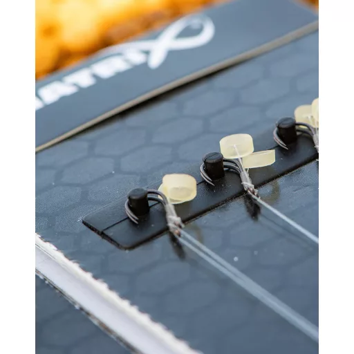 Matrix X5 F1 Pellet Rigger 18-as 0,12 mm 10 cm csaligyűrűs előkötött horog