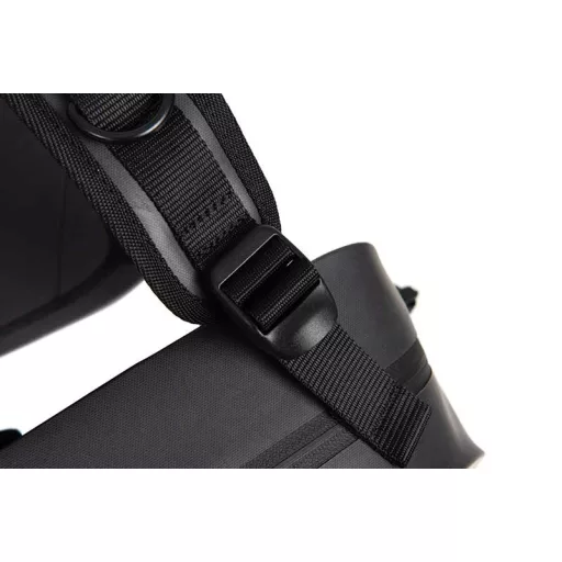 Fox Rage Pro Series Waterproof mellkasi pergetőtáska
