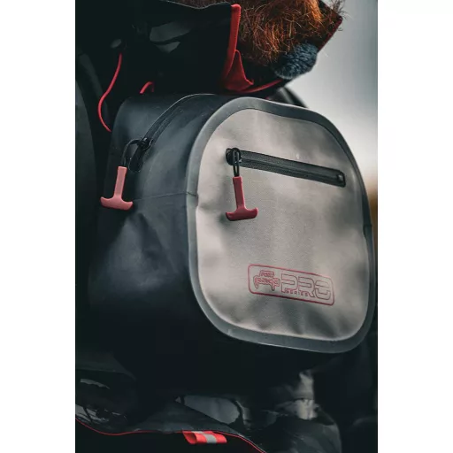 Fox Rage Pro Series Waterproof mellkasi pergetőtáska