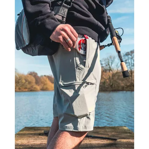 Fox Rage Lightweight világosszürke XL rövidnadrág