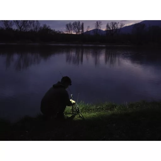 Delphin MONOX 3W 120lm 1500mAh 6 × 4,5 × 3,8 cm fejlámpa