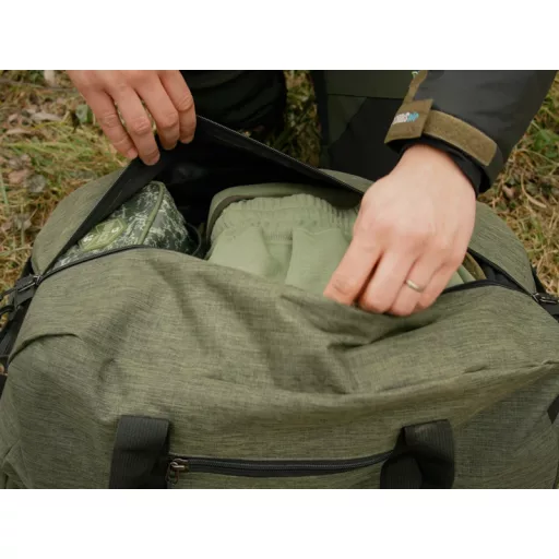 Delphin Wasabi CarryMID fekete/zöld horgásztáska 53 × 27 × 25 cm