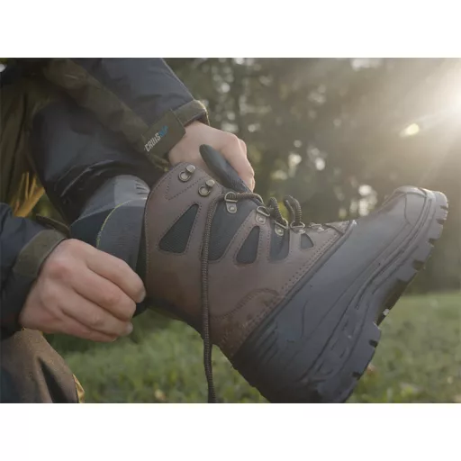 Delphin ProTRAX barna-fekete 44 bakancs
