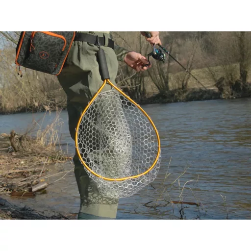 Delphin SoftLUX Pisztrángos 15 cm nyéllel 45 × 40 cm rablóhalas merítő