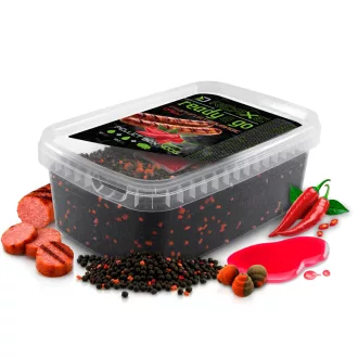   Delphin Pellet Box Reaxe Ready&go Fr. Kolbász–chili + Booster+ Waft (kolbász-chili) 10 mm 400 g + 120 ml etetőpellet