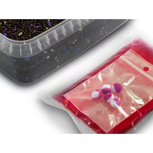 Delphin Pellet Box Reaxe Ready&go Szilva–eperfa + Booster+10 Waft (szilva) 400 g + 120 ml etetőpellet