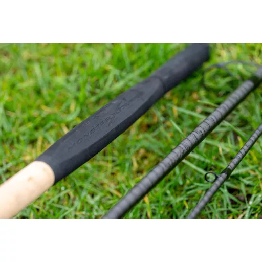 Preston Monster XTR Pro 420 cm 225 g 3 részes feeder horgászbot